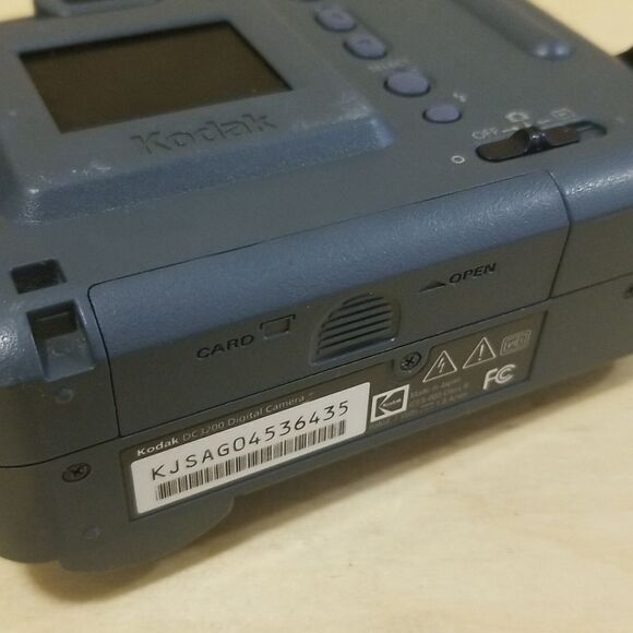 Vintage Kodak Digital Camera 1 Megapixel F3.6 Lens DC3200 - Picture 5 of 7